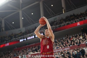 体育APP-官方：张宁左大腿内后部肌组织损伤并肌腱部分撕裂，预计伤停6-8周